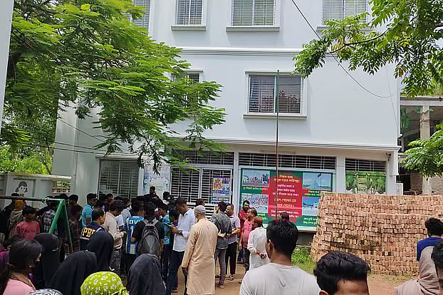 The bodies of a mother and her university-going daughter were recovered from a rented apartment on the second floor of this building in Kaliarjuri area of Ward No. 3, Cumilla city.