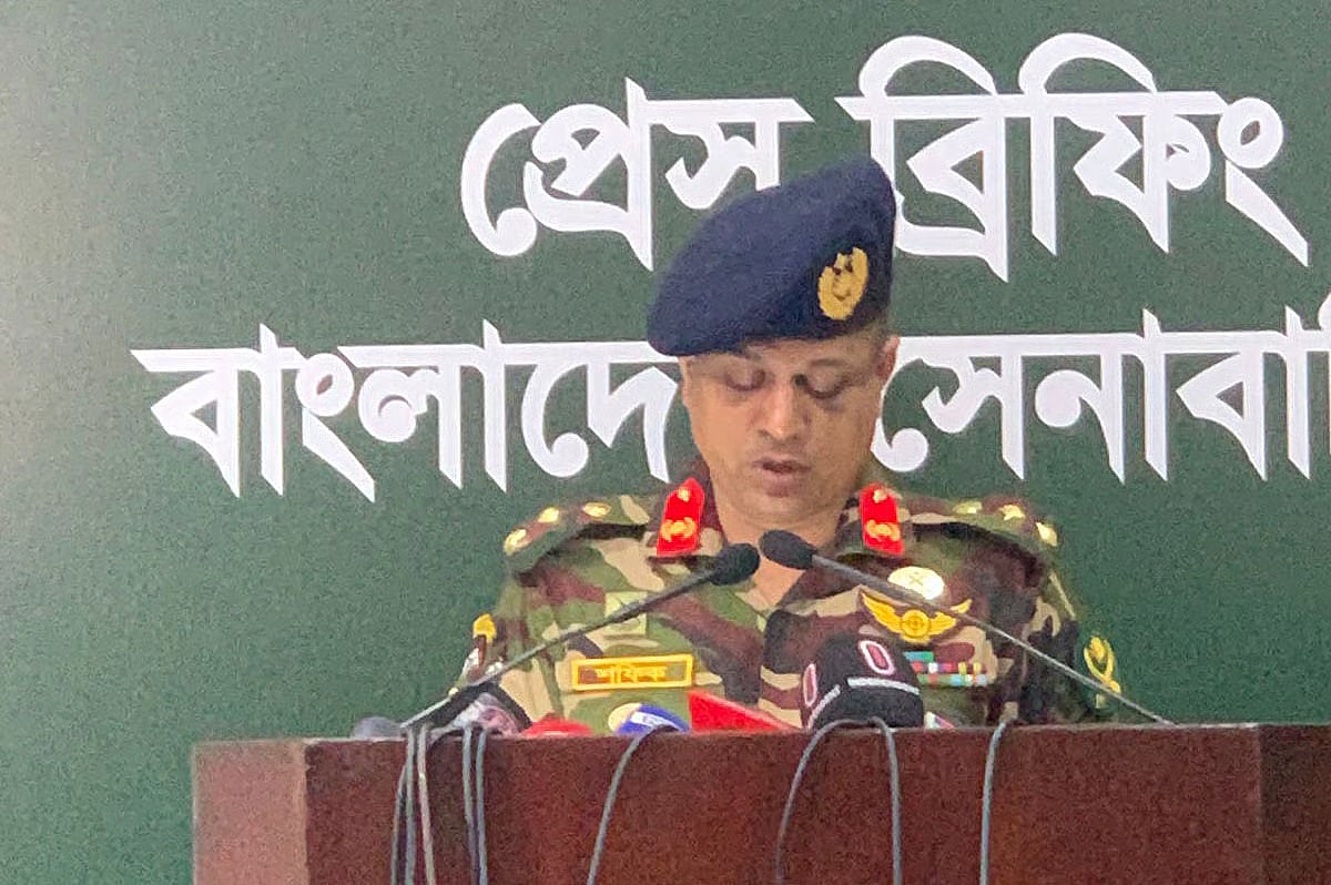 Colonel Shafiqul Islam, colonel staff at the Military Operations Directorate of Army Headquarters, speaks at a media briefing on the country’s law and order and various contemporary issues, at the Officers’ Mess A in Dhaka Cantonment on 8 September 2025.