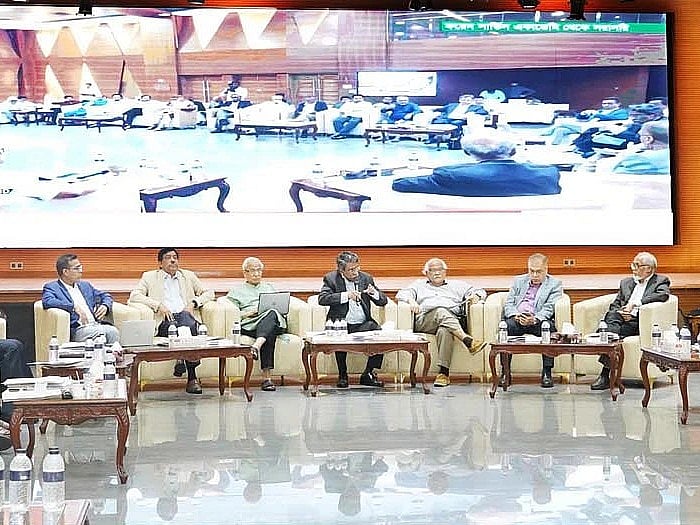 National Consensus Commission in talks with political parties on reforms at the Foreign Service Academy in the capital on 18 June 2025