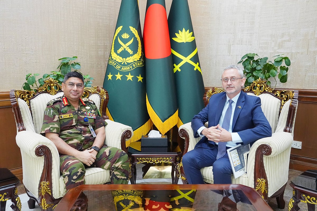 Michael Miller, Ambassador of the European Union to Bangladesh,  paid a courtesy call on General Waker-Uz-Zaman, Chief of Army Staff, at the Army Headquarters on 17 September.