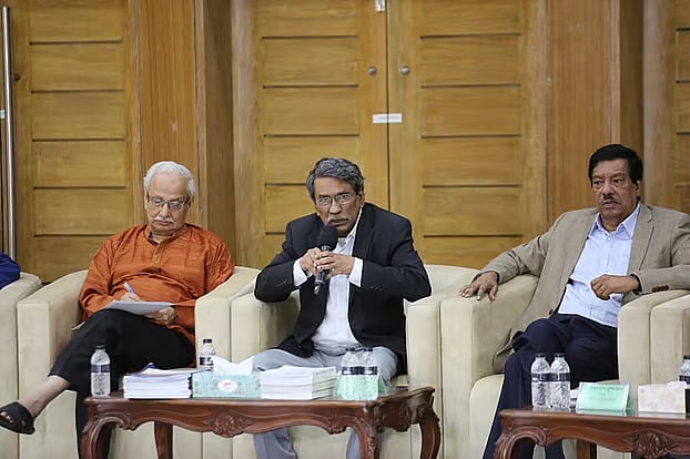 Professor Ali Riaz, Vice-Chairman of the National Consensus Commission (center), at a meeting with political parties on 17 September 2025