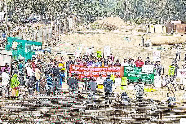 Various programmes and protests have been held at different times demanding a halt to the construction of the elevated expressway’s connecting road, which is destroying Panthakunja Park and Hatirjheel in the capital.