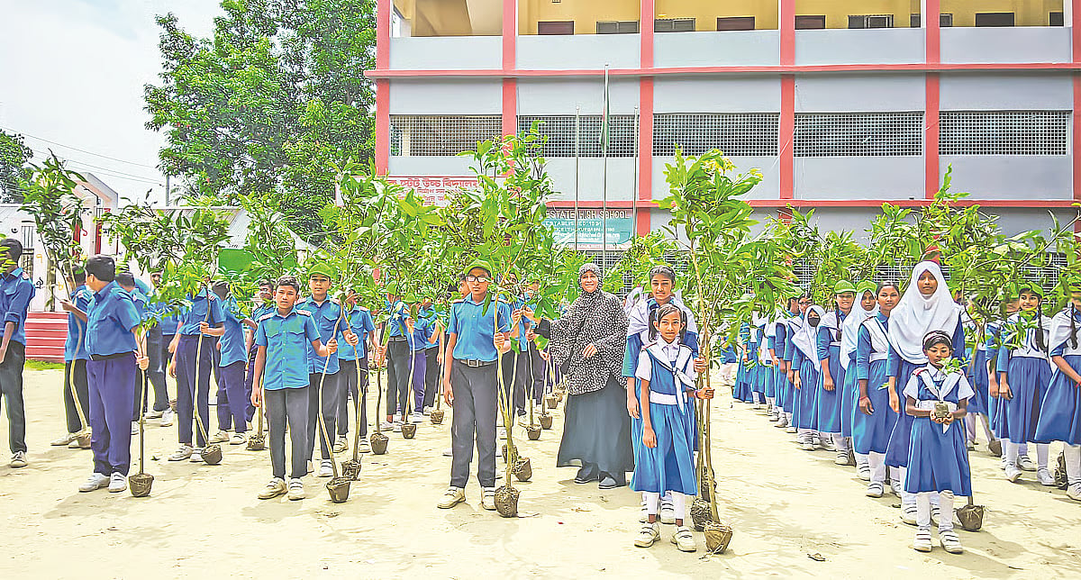 Saplings were distributed among the students of 14 educational institutions at the initiative of Thakurgaon chapter of Bondhushava