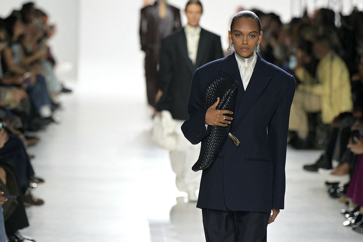 A model walks the runway during the Bottega Veneta collection show at Milan's Fashion Week Womenswear Spring / Summer 2026, on 27 September, 2025 in Milan.