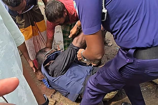 Criminals attacked ASP Anwar Hossain while he was trying to apprehend two people collecting extortion from vehicles.