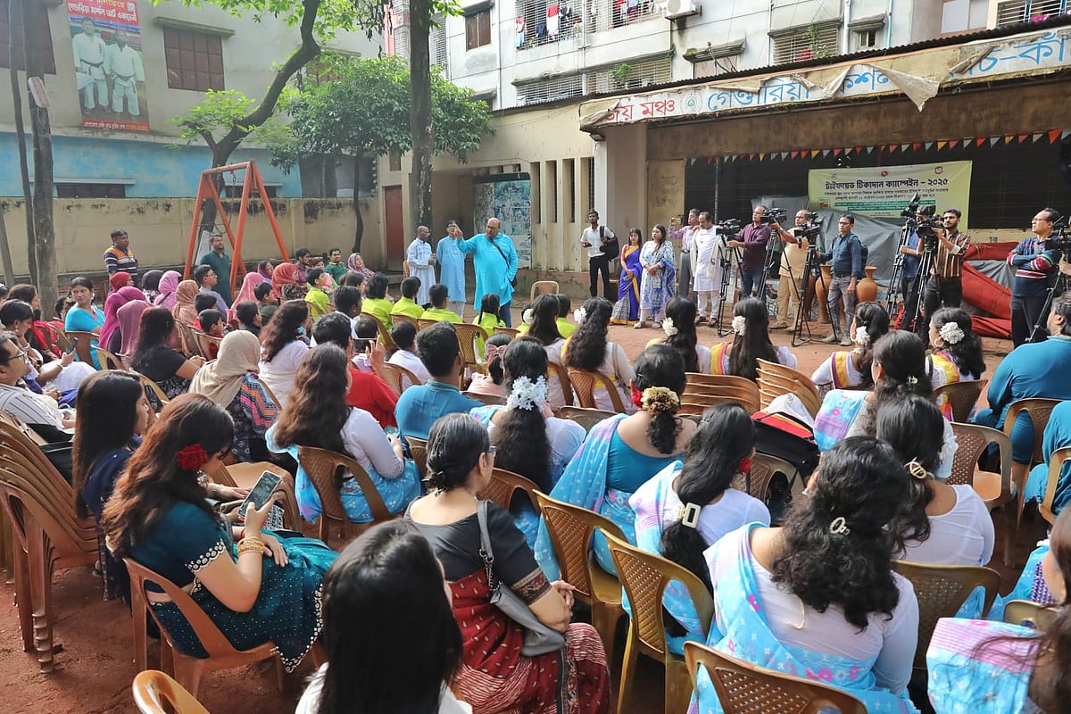 Artistes from Satyen Sen Shilpigoshthi gathered at Gandaria, Dhaka for ‘Sharat Utsab 1432’ on 10 October 2025