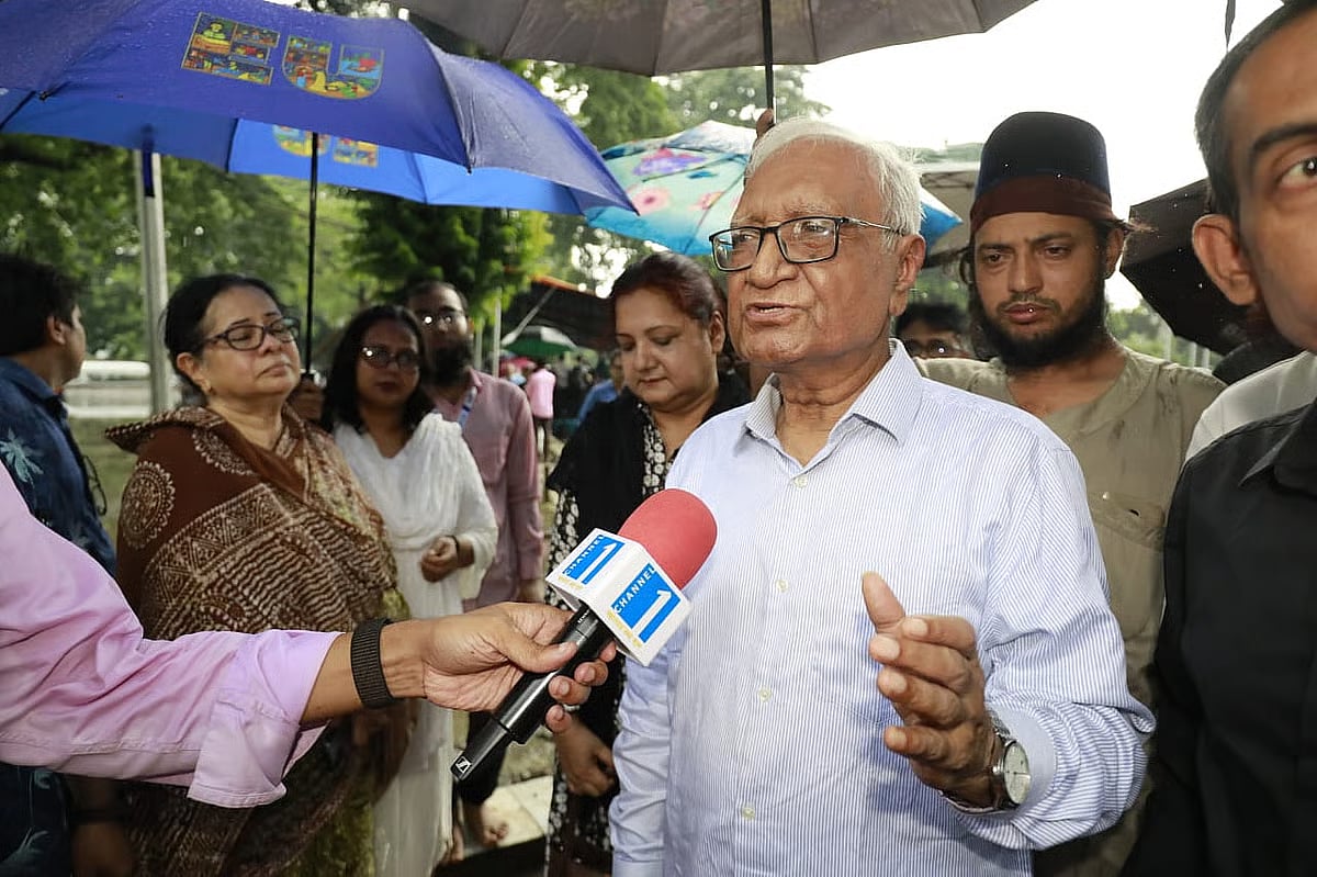 Emeritus Professor Serajul Islam Choudhury speaks to journalists after paying his respects to Syed Manzoorul Islam on 11 October.