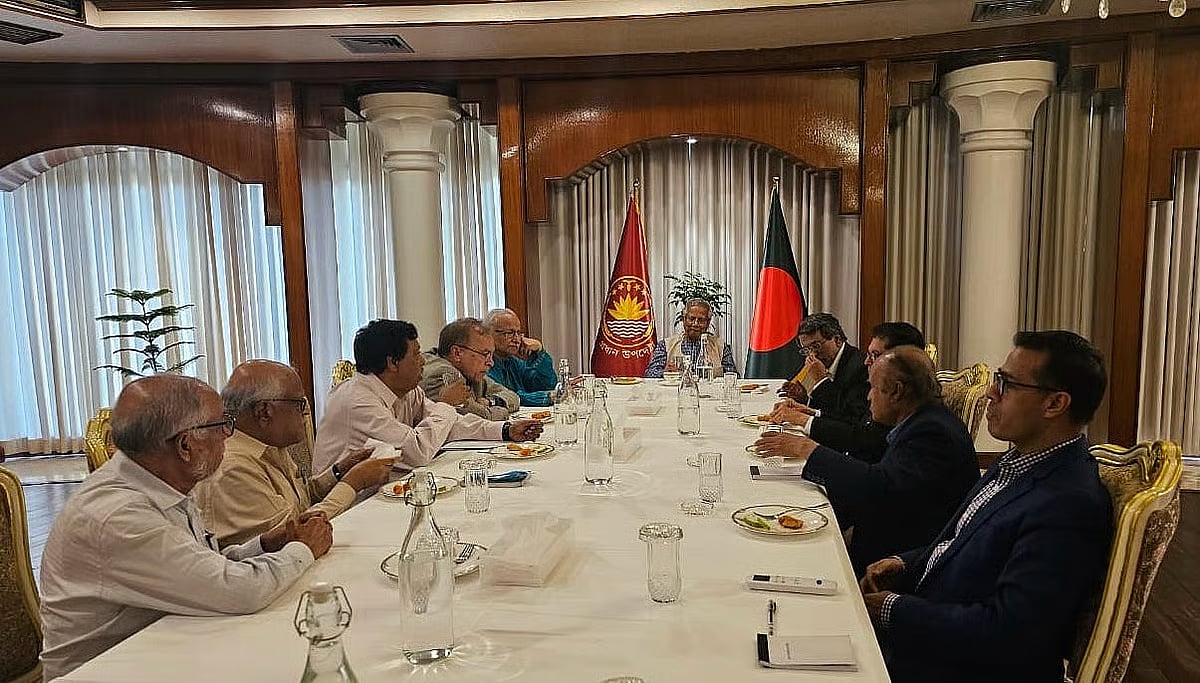 Members of the National Consensus Commission held a meeting with the Chief Adviser of the interim government, Professor Muhammad Yunus, at the state guesthouse Jamuna on 15 October 2025.