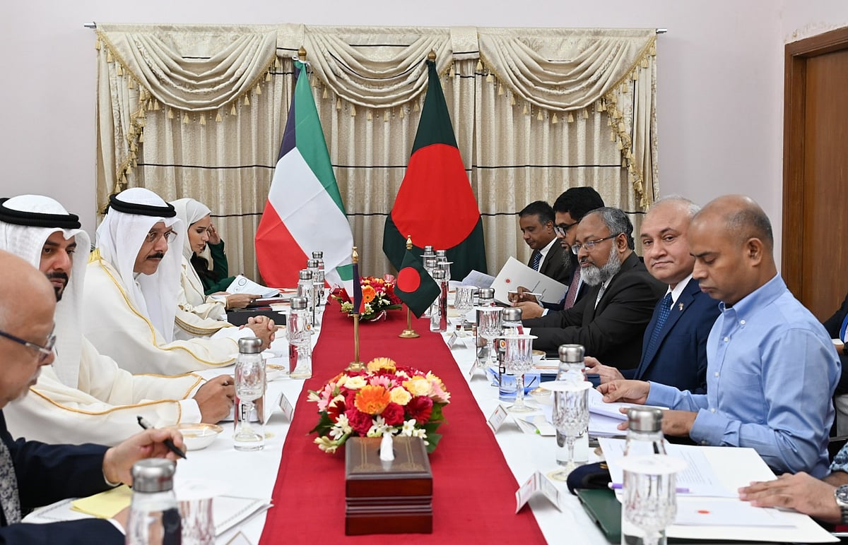 Bangladesh, Kuwait agree to strengthen ties in politics, economy, and defence