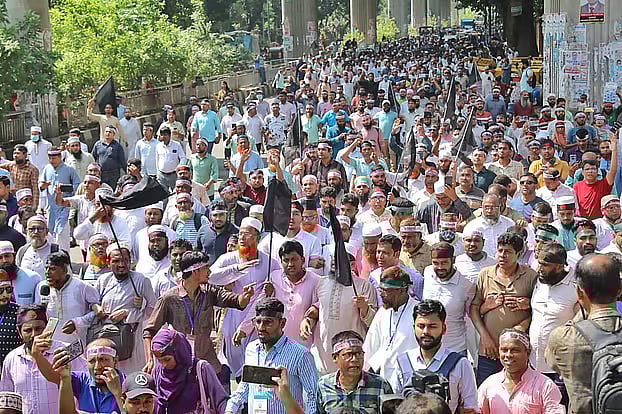 MPO-listed teachers and employees are demonstrating with a three-point demand, including a 20 per cent house rent allowance based on their basic salary.