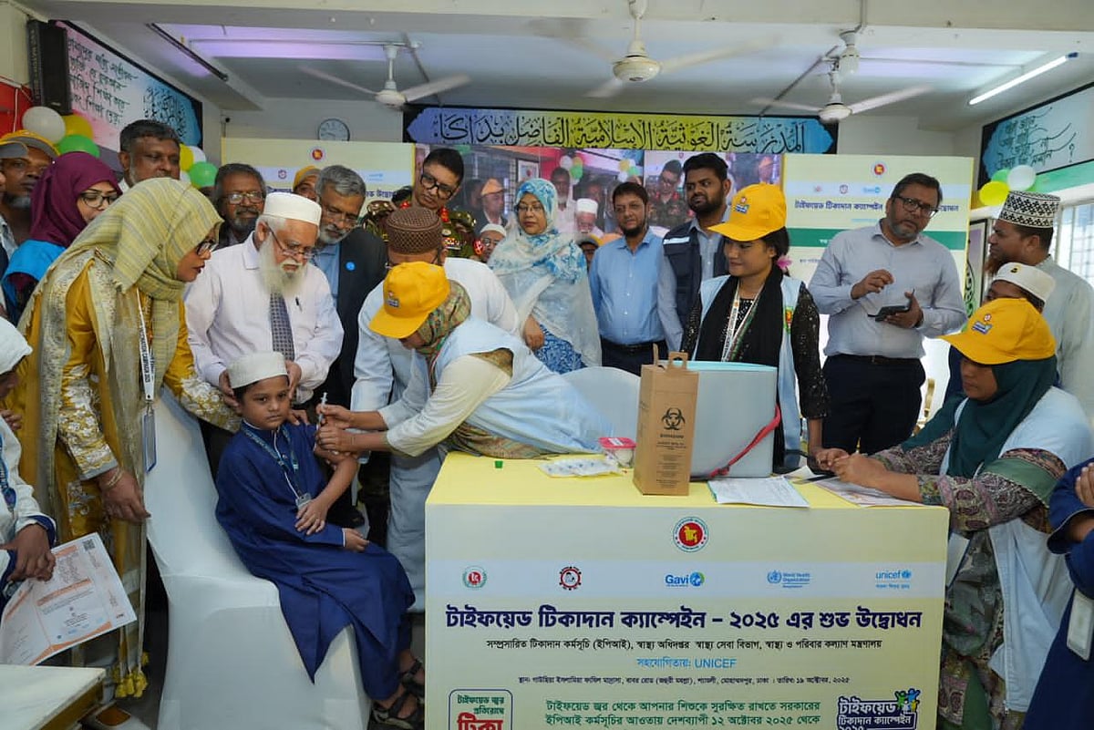Nationwide typhoid vaccination campaign launched, madrasa students included for first time
