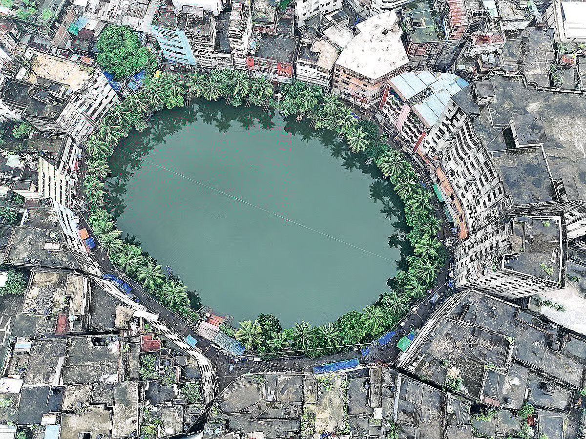 The Gol Talab pond is considered one of the oldest ponds in Dhaka. It is located on the Ahsan Ullah Road in Old Dhaka.