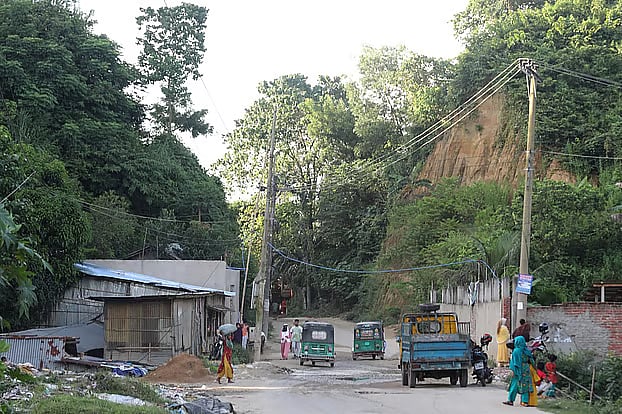 This road between the hills leads to the jungles of Salimpur and Alinagar
