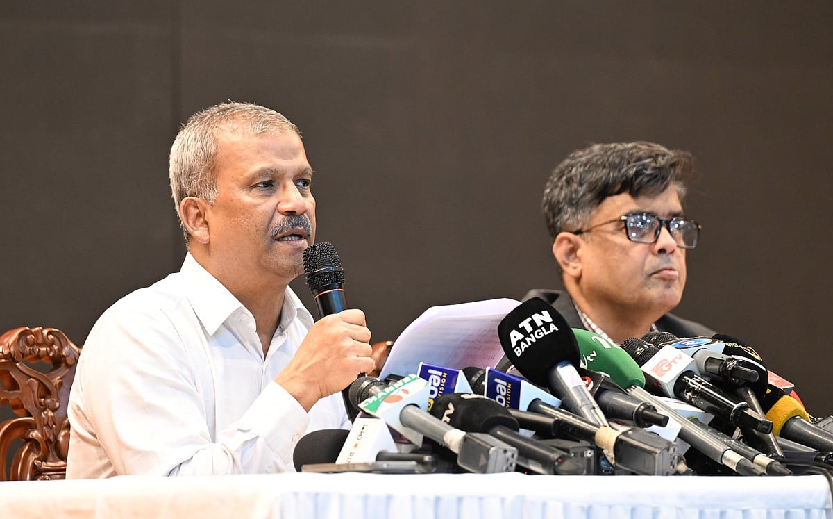 Asif Nazrul is speaking at the Foreign Service Academy when his attention was drawn regarding recent remarks made by political leaders.