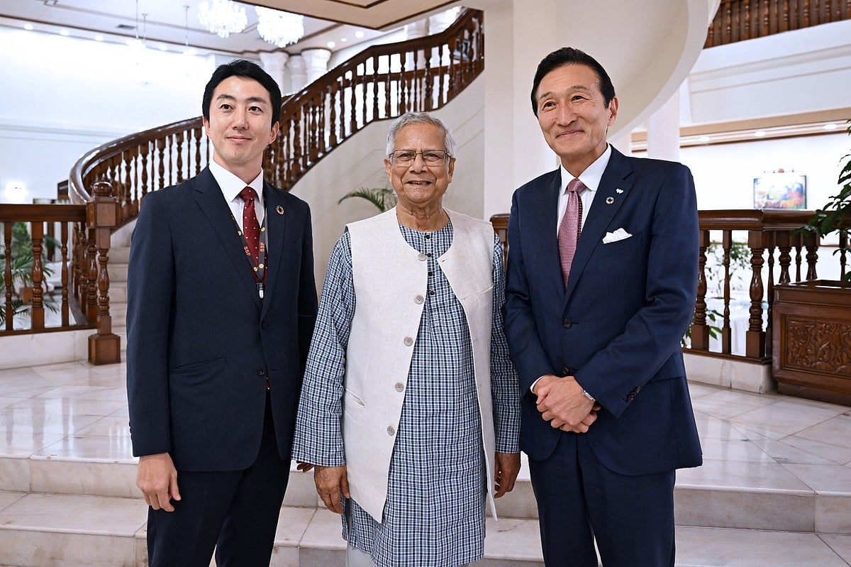 Japanese entrepreneur and politician Miki Watanabe held a meeting with Chief Adviser Professor Muhammad Yunus at the State Guest House Jamuna on Saturday evening.