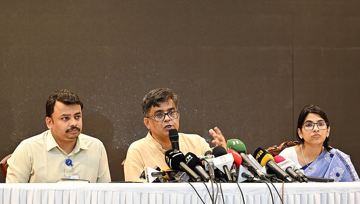 Chief Adviser's Press Secretary Shafiqul Alam briefs journalists on 29 October.