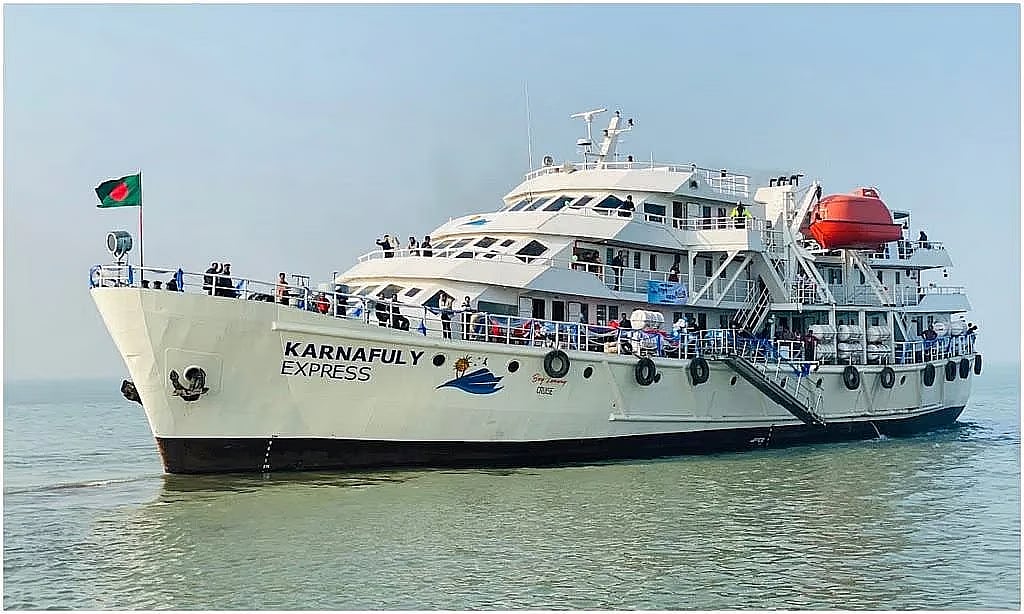 One of the two vessels, MV Karnafuly, have been authorised to operate on the Cox’s Bazar–St. Martin route, with permission to carry up to 2,000 tourists daily.