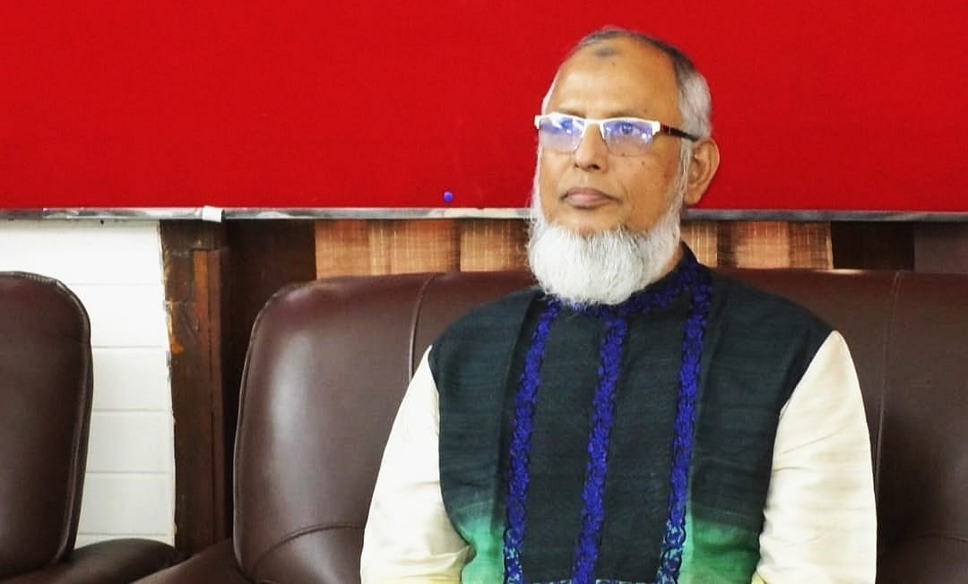 Election Commissioner (EC) Md Anwarul Islam Sarker answers a question from journalists at Patuakhali Circuit House on 31 October 2025.