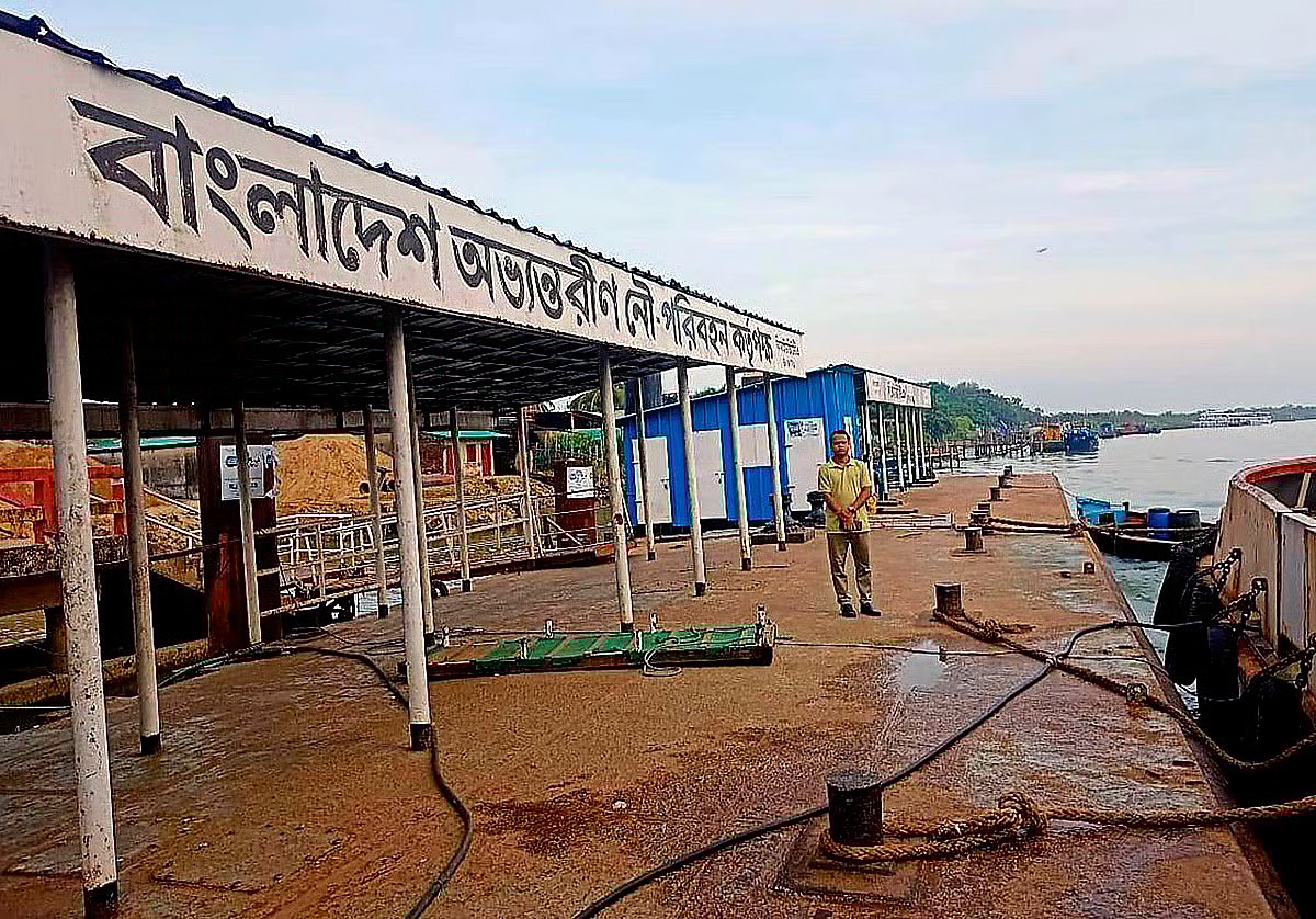 No passenger at BIWTA jettyghat at Nuniachhara in Cox's Bazar on 2 November 2025