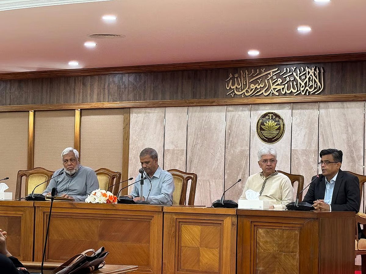 Law adviser Asif Nazrul speaks at a press briefing on 3 November