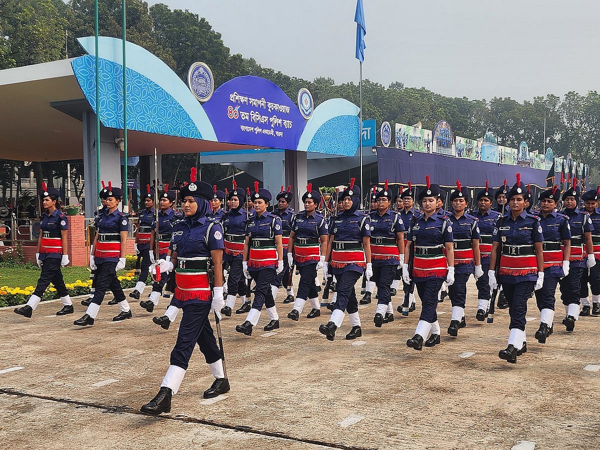 The photo shows the probationary Assistant Superintendents of Police (ASPs) of the 40th BCS (Police) batch participating in the passing-out parade at the Bangladesh Police Academy in Sardah, Rajshahi, on February 23, 2025.