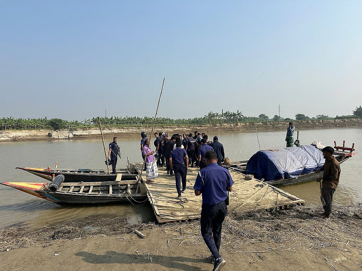 'Operation First Light' in the Padma char. On 9 November morning in ​​Ishwardi, Pabna.