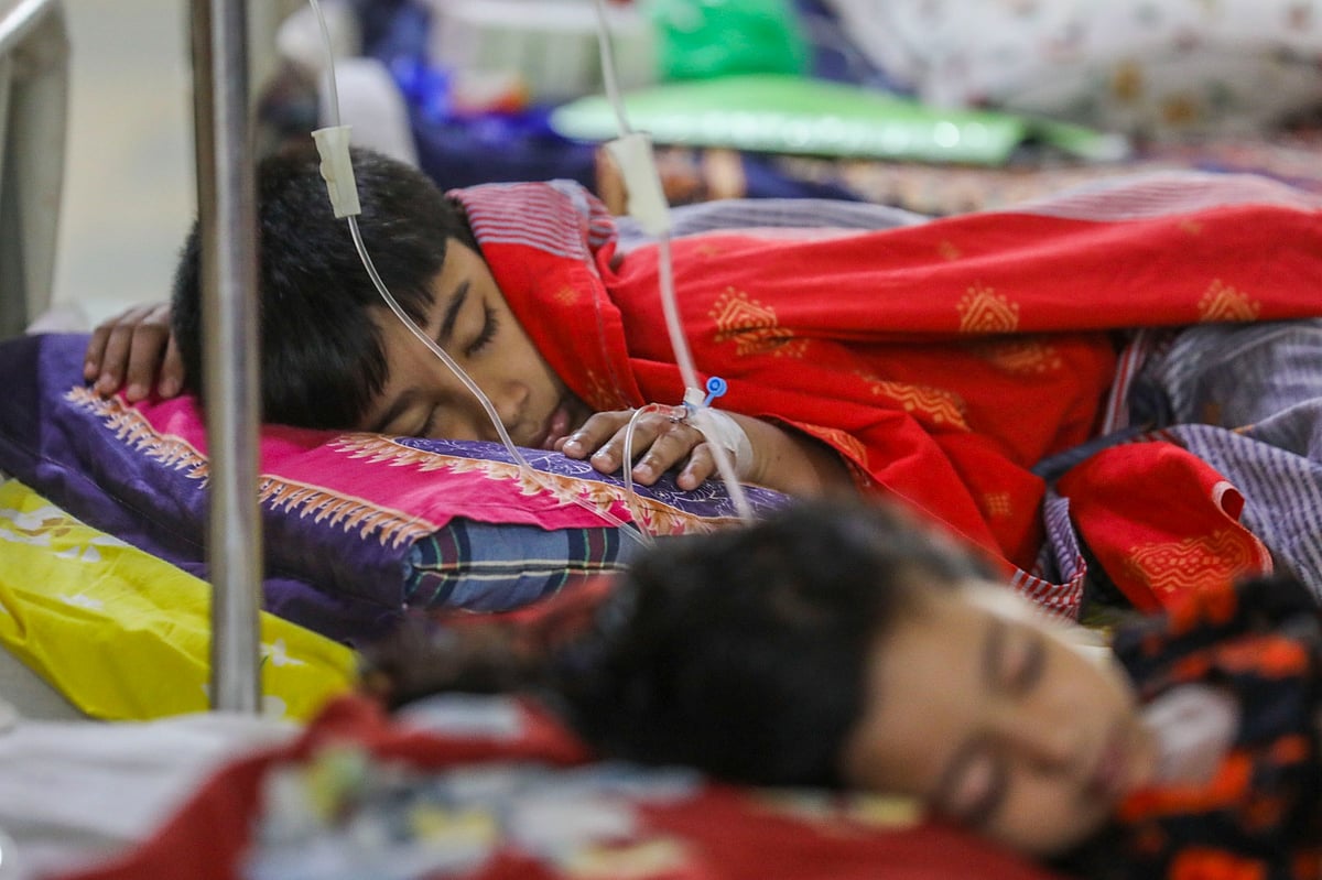 Dengue patients undergoing treatment at Mugda hospital in Dhaka. The photo is taken on 7 November 2025