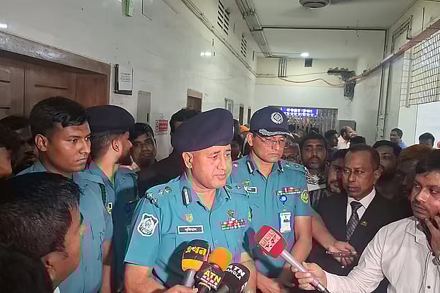Rajshahi Metropolitan Police Commissioner Mohammad is speaking to journalists about the murder at the Rajshahi Medical College Hospital on Thursday afternoon.
