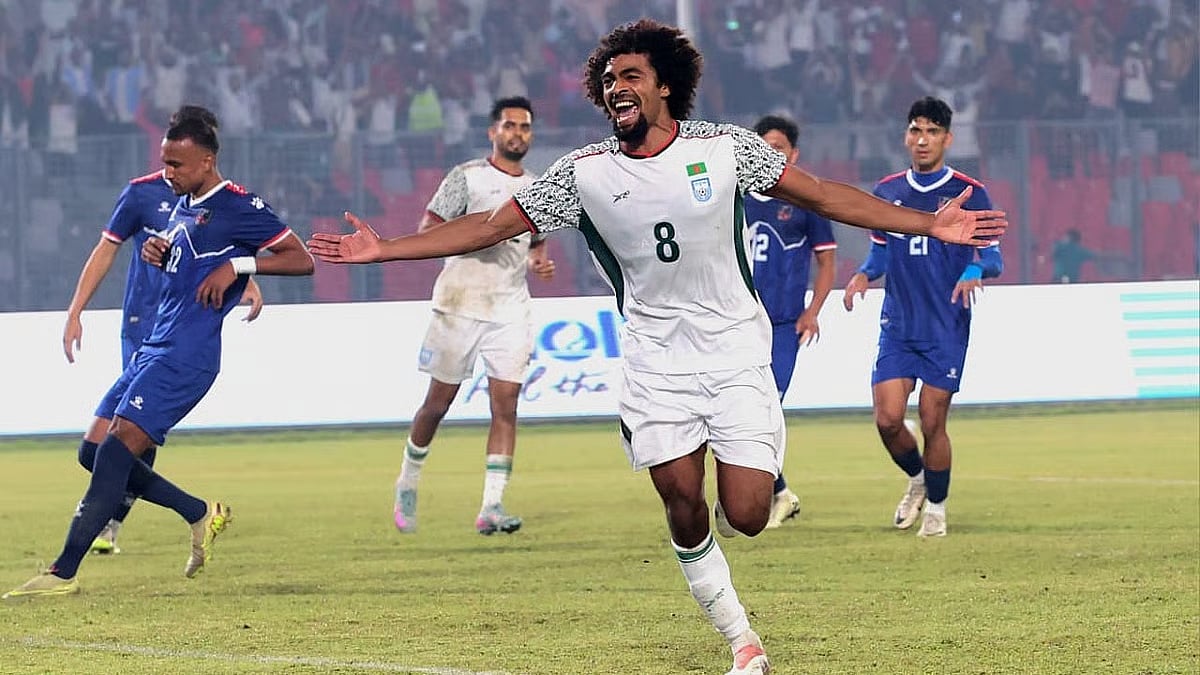 Hamza celebrates his goal.