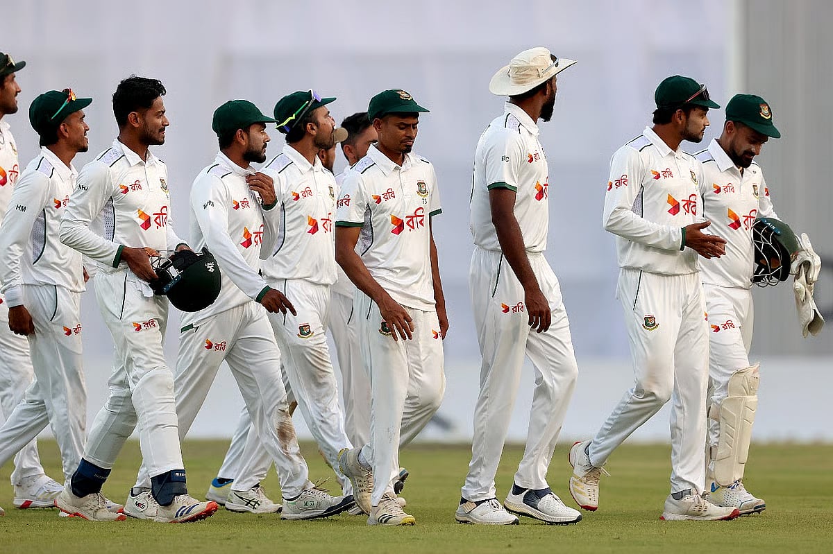 Bangladeshi players leave the field after day 2 of second Test against Ireland on 20 November