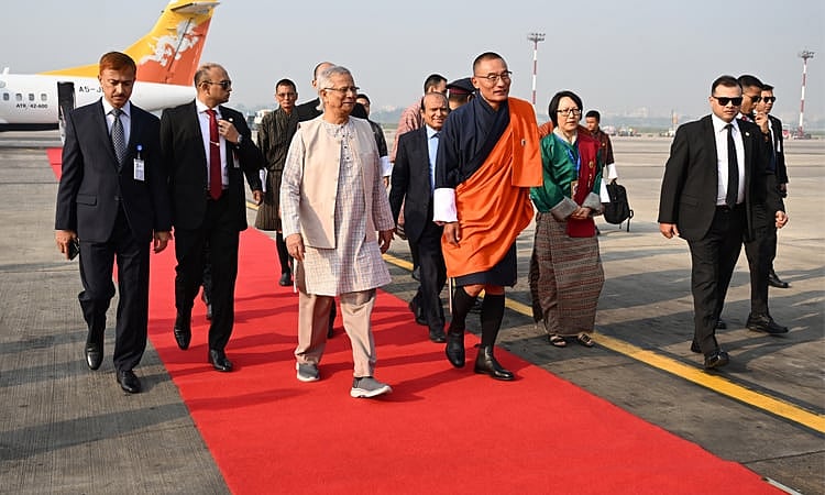 Red carpet rolled out to welcome Bhutanese Prime Minister Tshering Tobgay as Chief Adviser Muhammad Yunus received him at Hazrat Shahjalal International Airport, Dhaka on 22 November 2025.