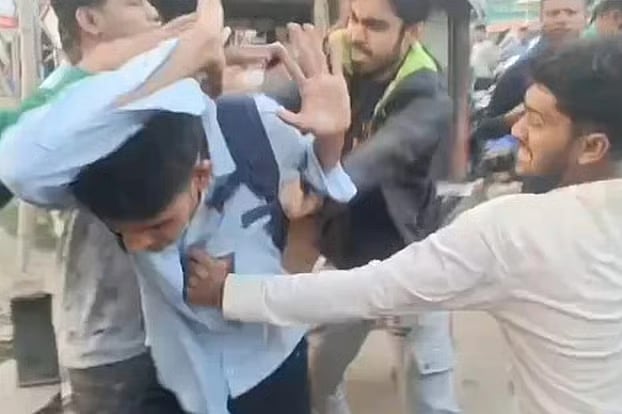 An attack was carried out on the human chain organised by the Democratic Student Alliance (DSA) in Khulna in protest of vandalism at shrines across the country and demanding the release of Baul Abul Sarkar on 26 November in Khulna