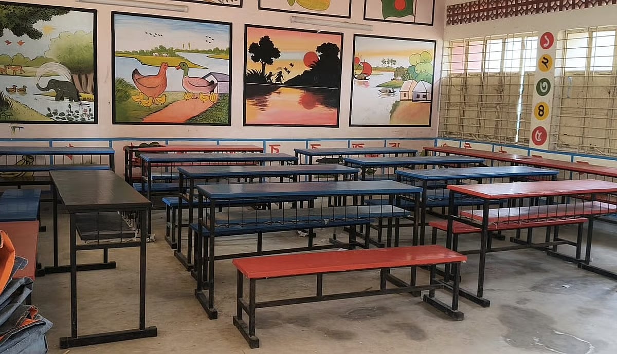 An empty classroom at Thanapara Government Primary School in Gangni upazila of Meherpur on 3 December 2025.