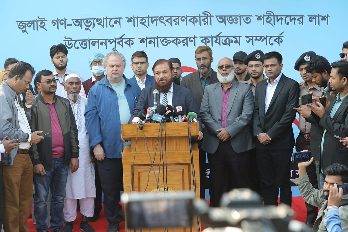 Criminal Investigation Department (CID) chief additional inspector general Md. Sibgat Ullah briefs the media at the graveyard near the Rayerbazar Memorial ahead of the operation on 7 December 2025