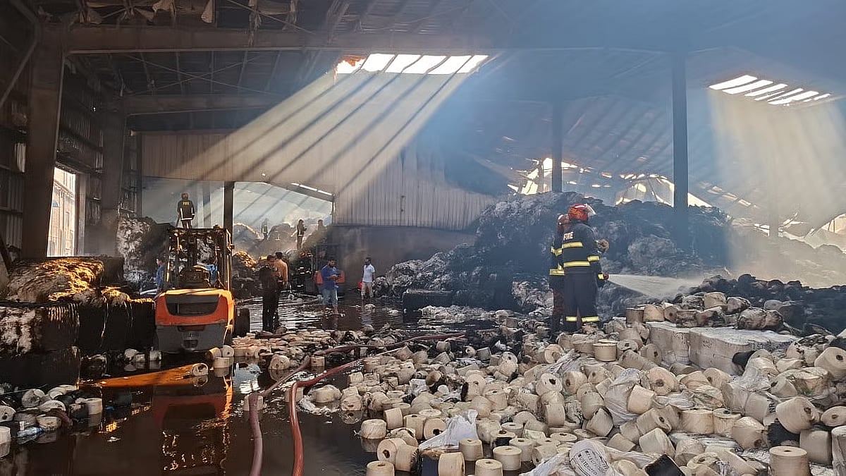 A yarn manufacturing factory named NR Spinning Mill caught fire in the Shilmandi area of Narsingdi Sadar Upazila. Photo taken on 07 December, 2025 morning.
