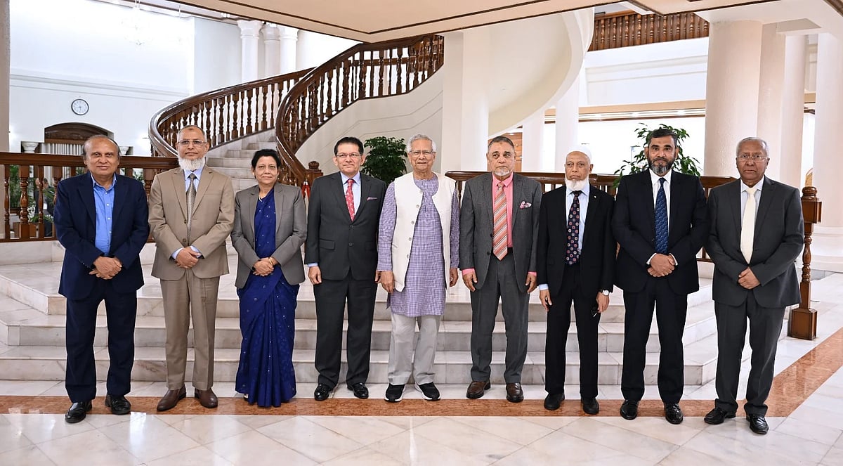 CEC AMM Nasir Uddin and other Election Commissioner met Prof Yunus at the State Guest House Jamuna this evening