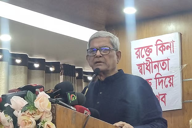 BNP Secretary General Mirza Fakhrul Islam Alamgir addresses an event at the Bangladesh Auditorium of the Institution of Diploma Engineers, Kakrail, in the capital on 14 December, 2025