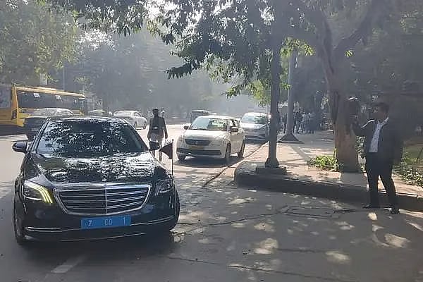 The vehicle carrying Bangladesh’s High commissioner M. Riaz Hamidullah entering India’s Ministry of External Affairs.