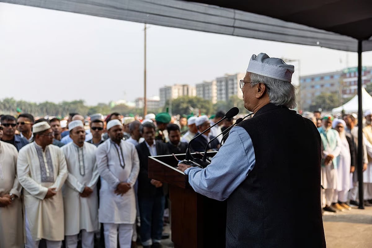 Chief Adviser Prof Yunus addresses mourners before funeral prayer of Sharif Osman Hadi
