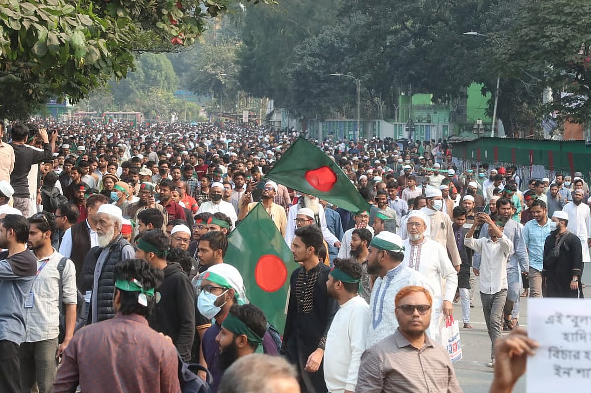 Thousands have gathered on Manik Mia Avenue to attend the janaza of Sharif Osman Hadi, convener of Inqilab Moncho. Photo taken on 20 December 2025.