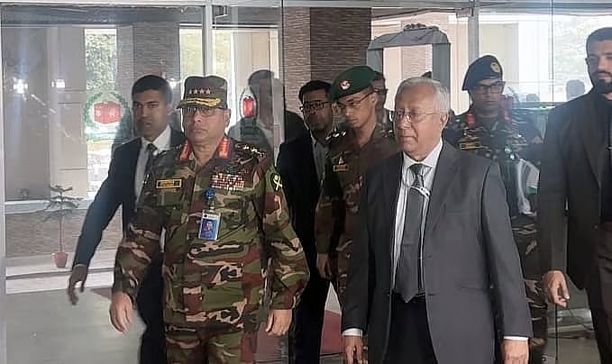 EC Secretary Akhtar Ahmed welcomes Army Chief Waker-Uz-Zaman.