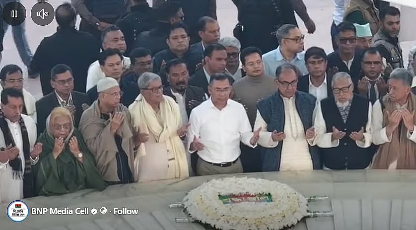 Tarique Rahman offers prayers after visiting his father’s grave on 26 December 2025. 