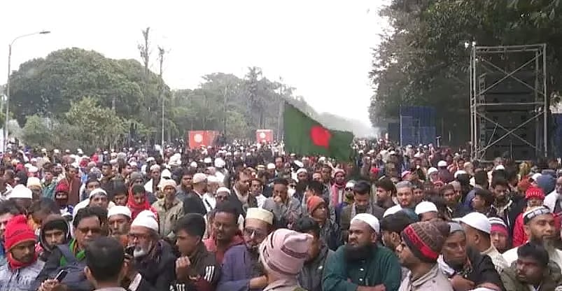 Large numbers of people have begun gathering at the venue of the funeral prayers of former prime minister and BNP chairperson Khaleda Zia