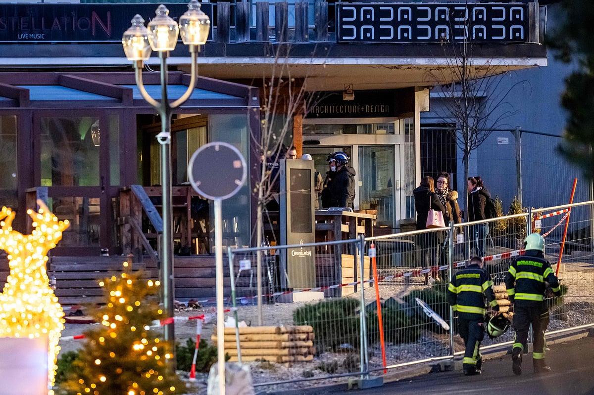 Crans-Montana, Valais, Switzerland : Rescuers are seen at the site of an explosion that ripped through a bar in Crans-Montana on 1 January 2026. Several people were killed and others injured when an explosion ripped through a bar in the luxury Alpine ski resort town of Crans Montana, Swiss police said early on 1 January.