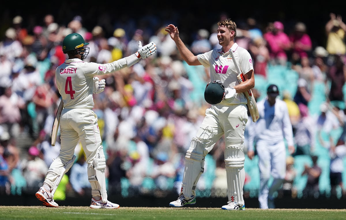 Australia’s Alex Carey celebrates with Cameron Green after winning the fifth match of The Ashes series against England at Sydney Cricket Ground, Sydney, Australia on 8 January 2026