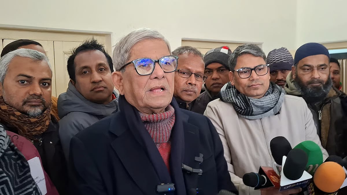 BNP secretary general Mirza Fakhrul Islam Alamgir talks to the media at his Thakurgaon residence on 9 January 2026