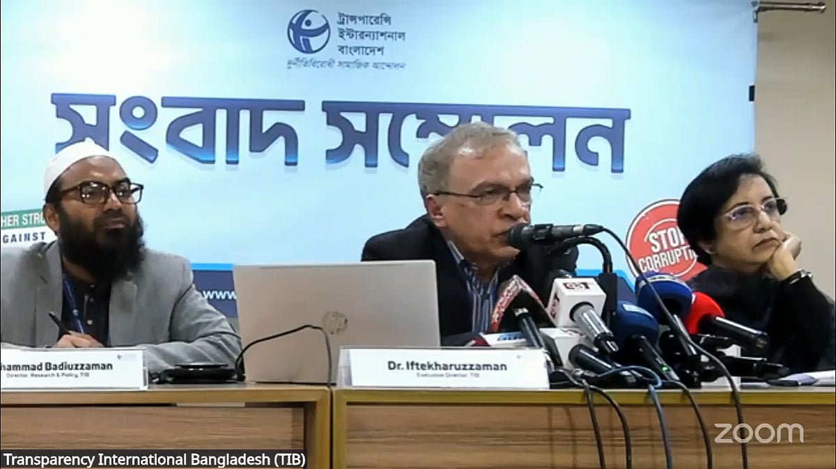 TIB executive director Iftekharuzzaman addresses a press conference at TIB's Dhanmondi office on 12 January 2026
