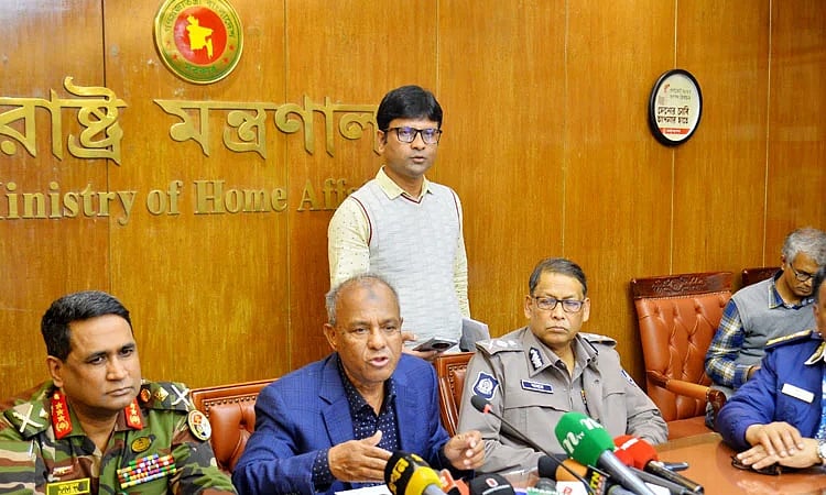 Home Adviser Lieutenant General (Retd) Md Jahangir Alam Chowdhury on Monday speaks at a press briefing after the 20th meeting of the Law and Order Advisory Council Committee at the Home Ministry in Bangladesh Secretariat.