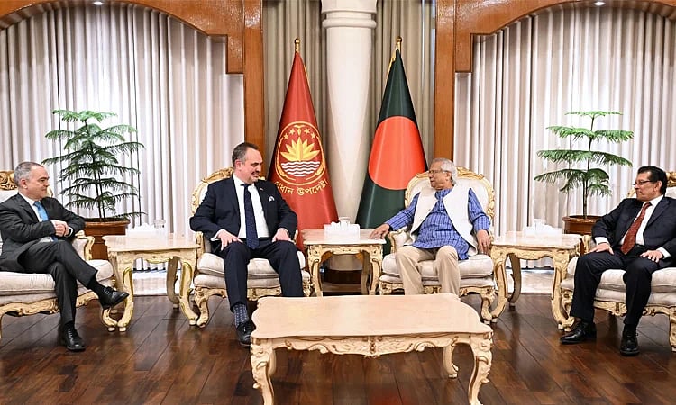 Newly appointed US Ambassador to Bangladesh Brent Christensen paid a courtesy call on Chief Adviser Professor Muhammad Yunus at the State Guest House Jamuna in Dhaka on 22 January 2026.