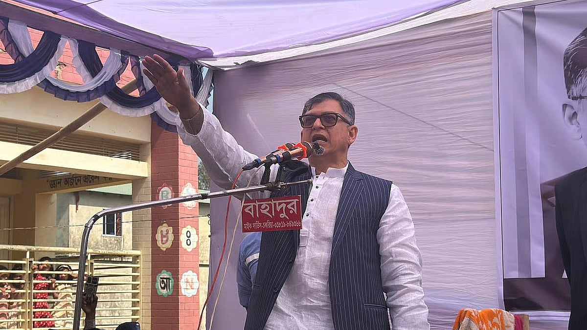 Salahuddin Ahmad, member of BNP’s Standing Committee, speaks at an election campaign rally in Surajpur-Manikpur Union of Chokoria Upazila, Cox’s Bazar on 23 January 2025. 